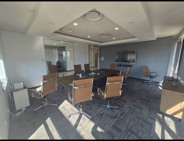 196M² OFFICE TO LET IN WOODMEAD